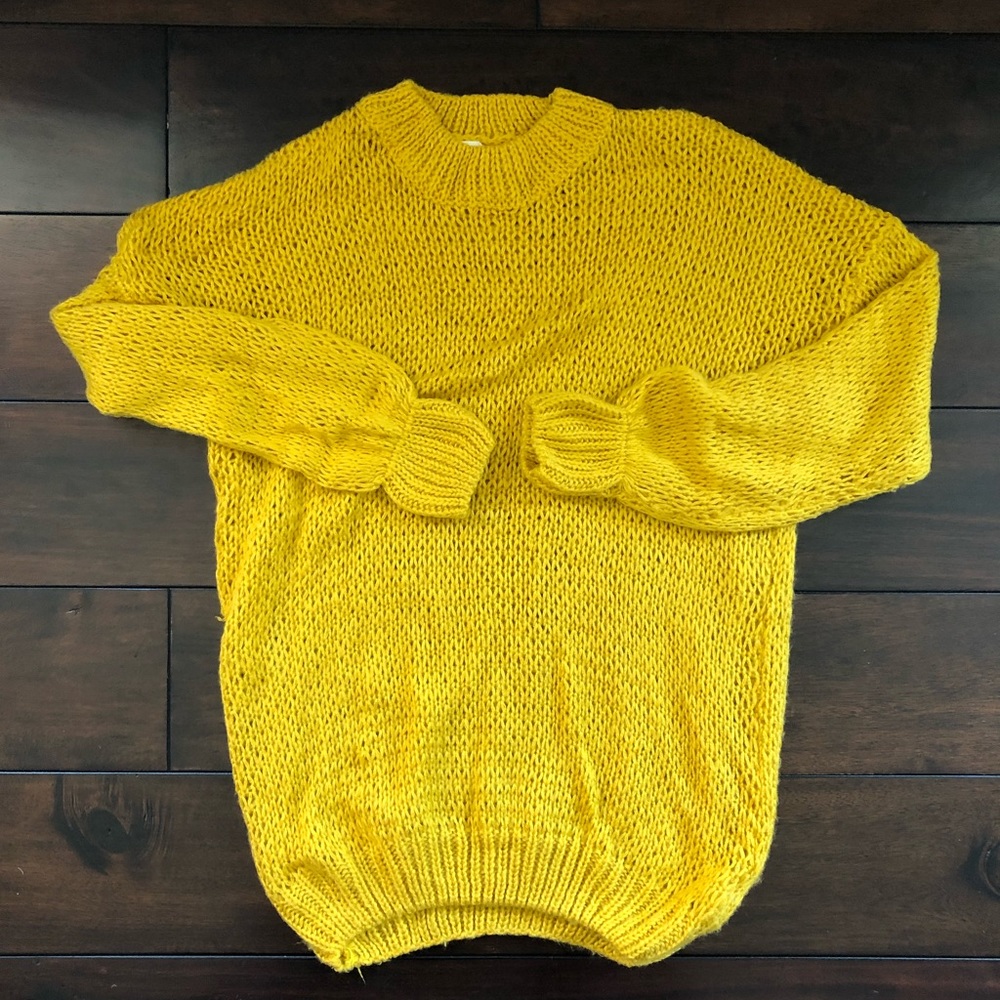 Super soft crew neck knit sweater!